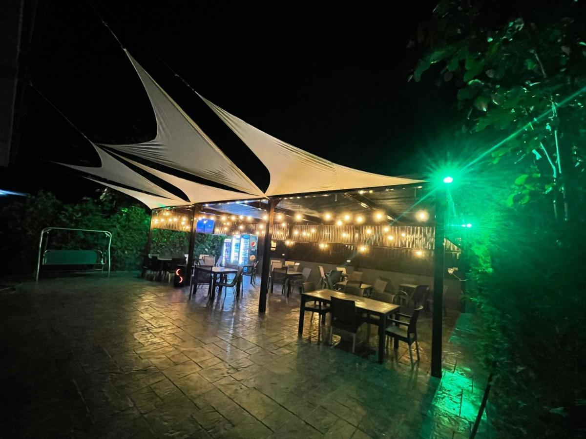 Hotel Sweet Неводарі Екстер'єр фото