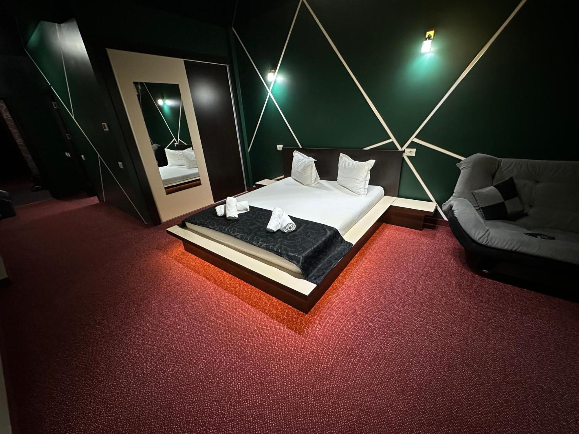 Hotel Sweet Неводарі Екстер'єр фото