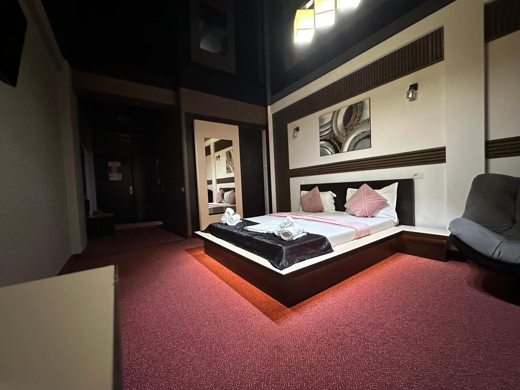 Hotel Sweet Неводарі Екстер'єр фото