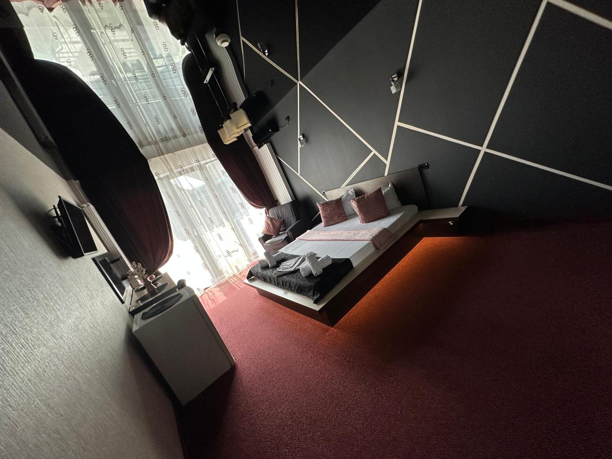 Hotel Sweet Неводарі Екстер'єр фото