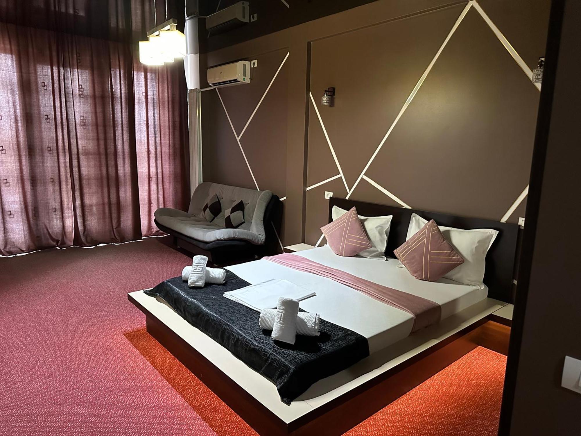 Hotel Sweet Неводарі Екстер'єр фото