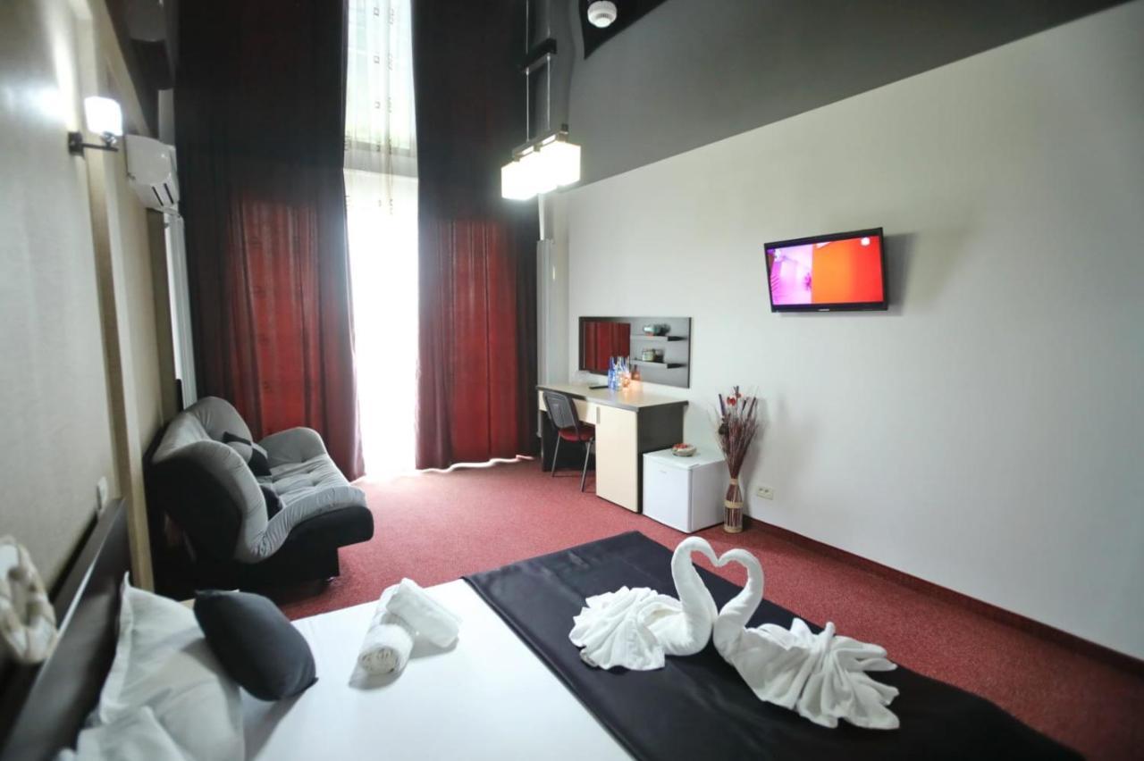 Hotel Sweet Неводарі Екстер'єр фото